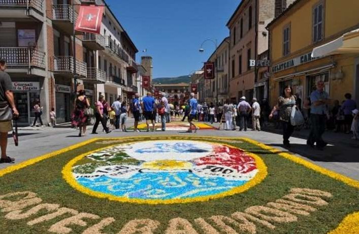 Mani magiche e video clip per il Grand Tour delle Marche