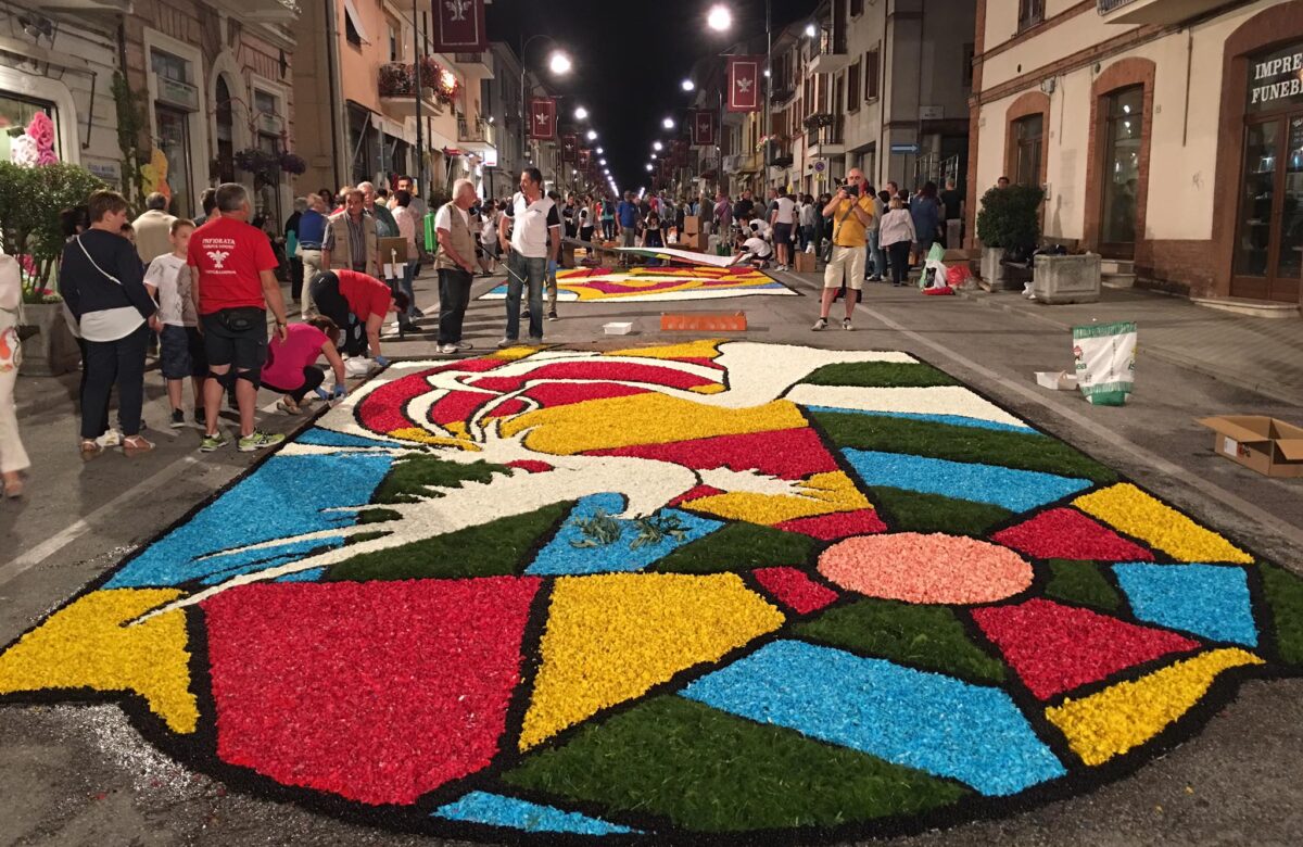 SPETTATORI DI UNA FIABA SCRITTA CON I FIORI