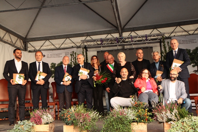  Applausi e standing ovation per Katia Ricciarelli è lei la regina del Tartufo d’Oro di Sant’Angelo in Vado