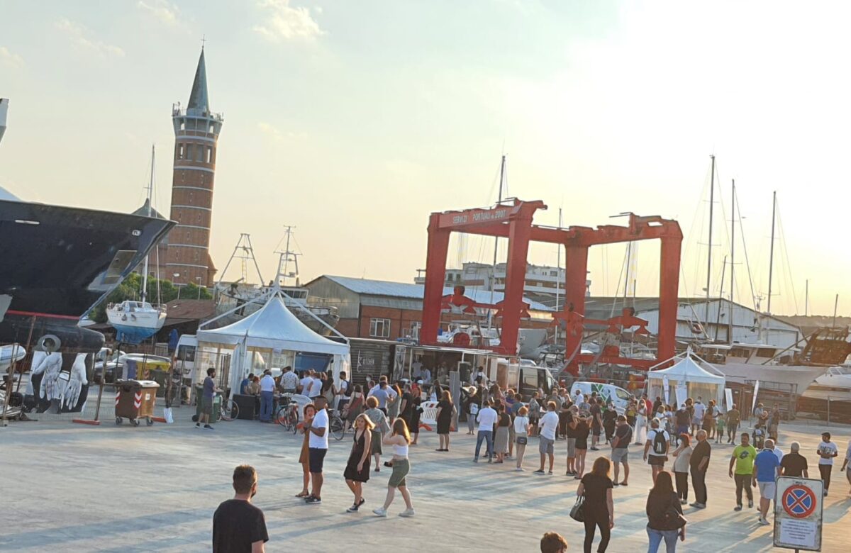 Gustaporto 2022: A Civitanova Marche lo spettacolo del mare